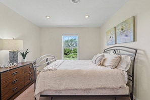 4 habitaciones, escritorio, tabla de planchar con plancha y wifi gratis