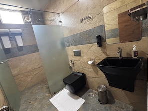 Standard Room | Bathroom | Shower, free toiletries, hair dryer, towels - Surendra Landmark By Spree (Bhopal)