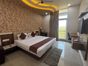 Standard Room | Desk, free WiFi - Surendra Landmark By Spree (Bhopal)