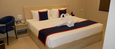 Escritorio, wifi gratis y ropa de cama