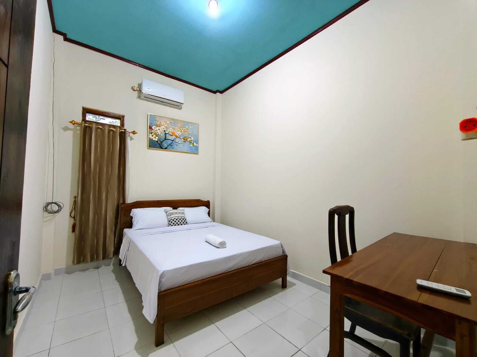 Studio cơ bản | Bàn, truy cập Internet không dây miễn phí 