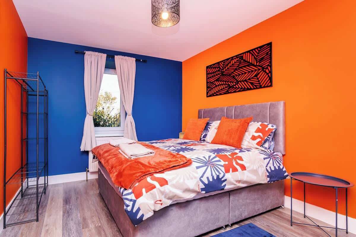 3 chambres, fer et planche à repasser, Wi-Fi, draps fournis