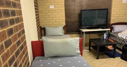 Enjoyable 1-bedroom house with AC in charming Heathridge