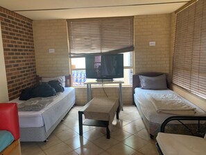 Internet - Enjoyable 1-bedroom villa with AC in charming Heathridge (Heathridge)