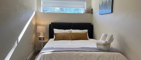 3 chambres, fer et planche à repasser, Wi-Fi, draps fournis