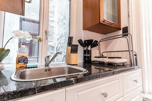 Basic Apartment | Private kitchen - Chic 1BR Apartment Near AKH Center (Vienna)