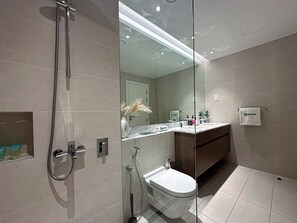 Bathroom - Coastal 2BR in La Mer Beachside Bliss (Dubai)