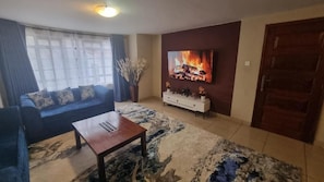 Apartment, 2 Schlafzimmer, Raucher, eigener Pool | Wohnzimmer