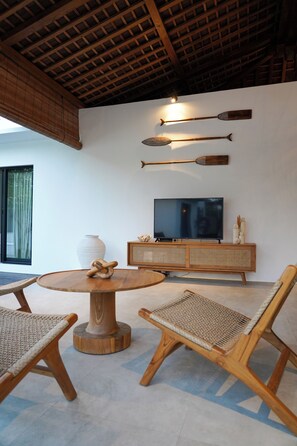 Villa Deluxe, balcón, vistas a la piscina | Interior