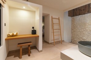 Deluxe Villa, Balcony, Pool View | Bathroom | Rainfall showerhead, hair dryer, bidet, towels - Villa Nador by Alfred in Bali (Seminyak)