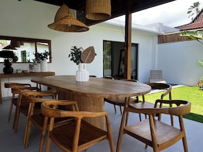 Deluxe-Villa, Balkon, Poolblick | Esszimmer