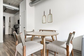 Dining - Blueground | Near North Side, rooftop, nr Riverwalk (Chicago)