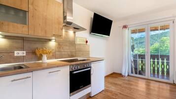 Køleskab, ovn, kogeplade, opvaskemaskine