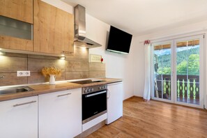 Køleskab, ovn, kogeplade, opvaskemaskine