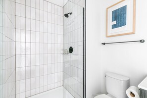 Hair dryer, towels - Blueground | Near North Side, rooftop, nr Riverwalk (Chicago)