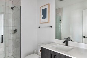 Hair dryer, towels - Blueground | Near North Side, rooftop, nr Chicago River (Chicago)