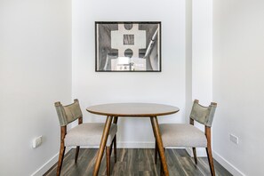 Dining - Blueground | Near North Side, rooftop, nr Riverwalk (Chicago)