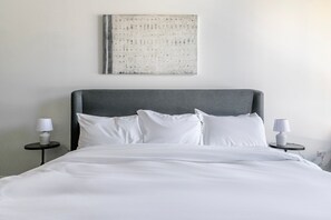 Iron/ironing board, WiFi, bed sheets - Blueground | Near North Side, rooftop, nr Riverwalk (Chicago)