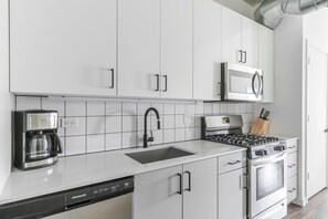 Fridge, microwave, oven, stovetop