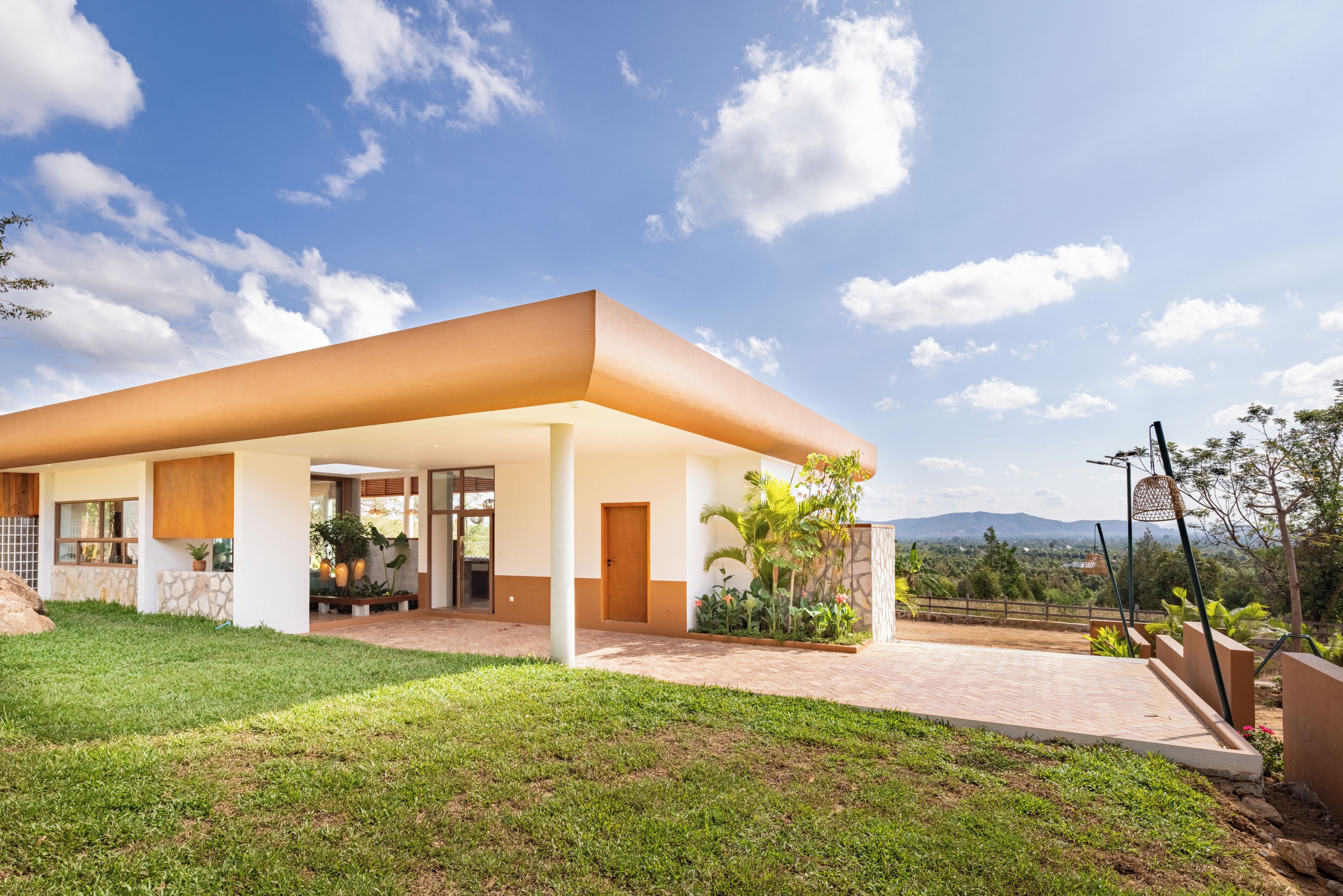 Damnak Chantrea: Two Bedrooms | Premium bedding, minibar, free cribs/infant beds, free WiFi
