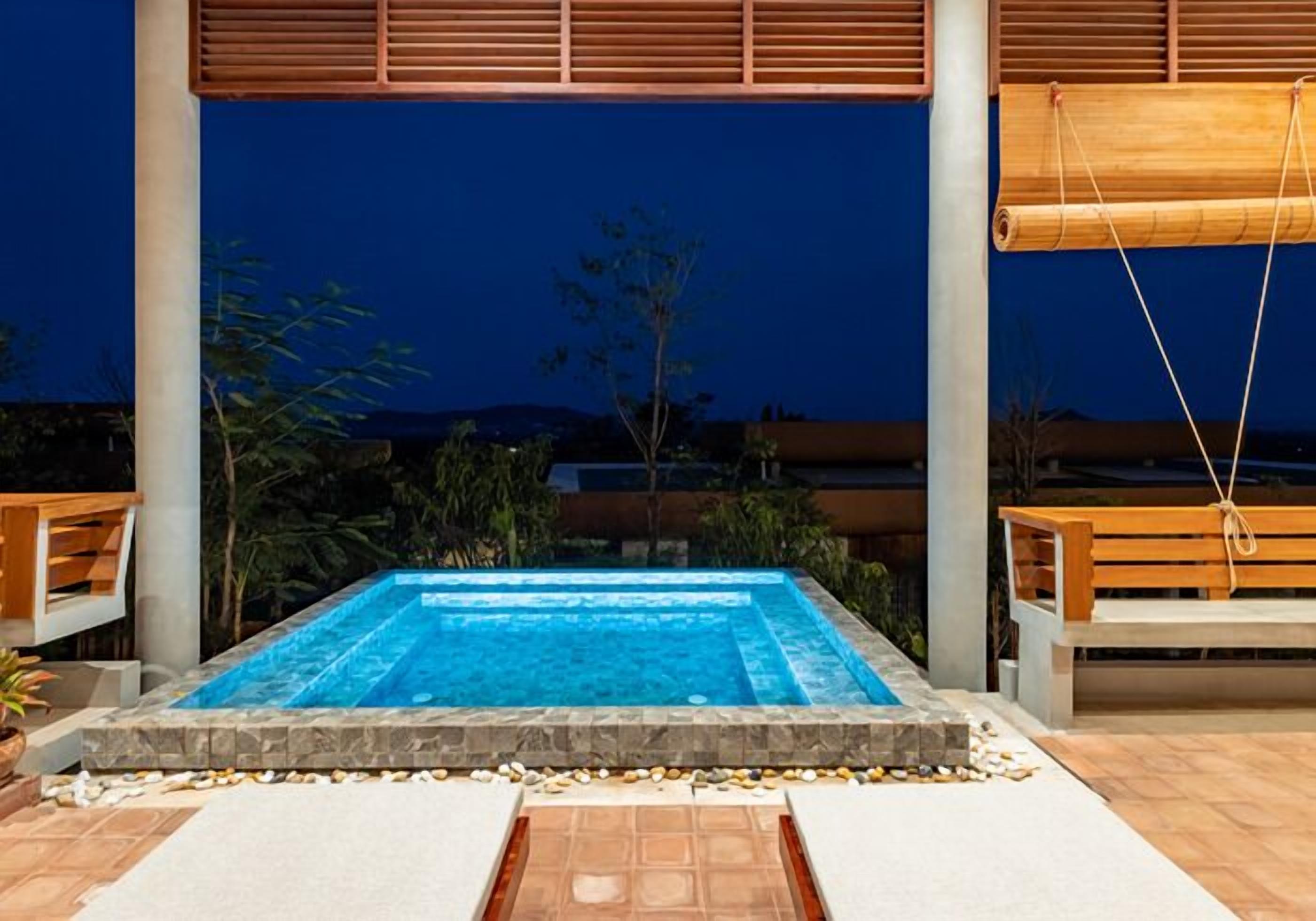 7 indoor pools