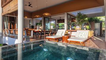 Classic Villa | Premium bedding, minibar, free WiFi, bed sheets