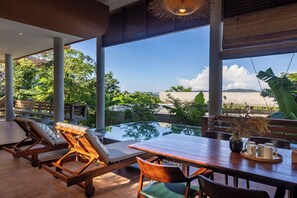 Damnak Kiri: Three bedrooms | Premium bedding, minibar, free cribs/infant beds, free WiFi - Amaya Kampot (Kampot)