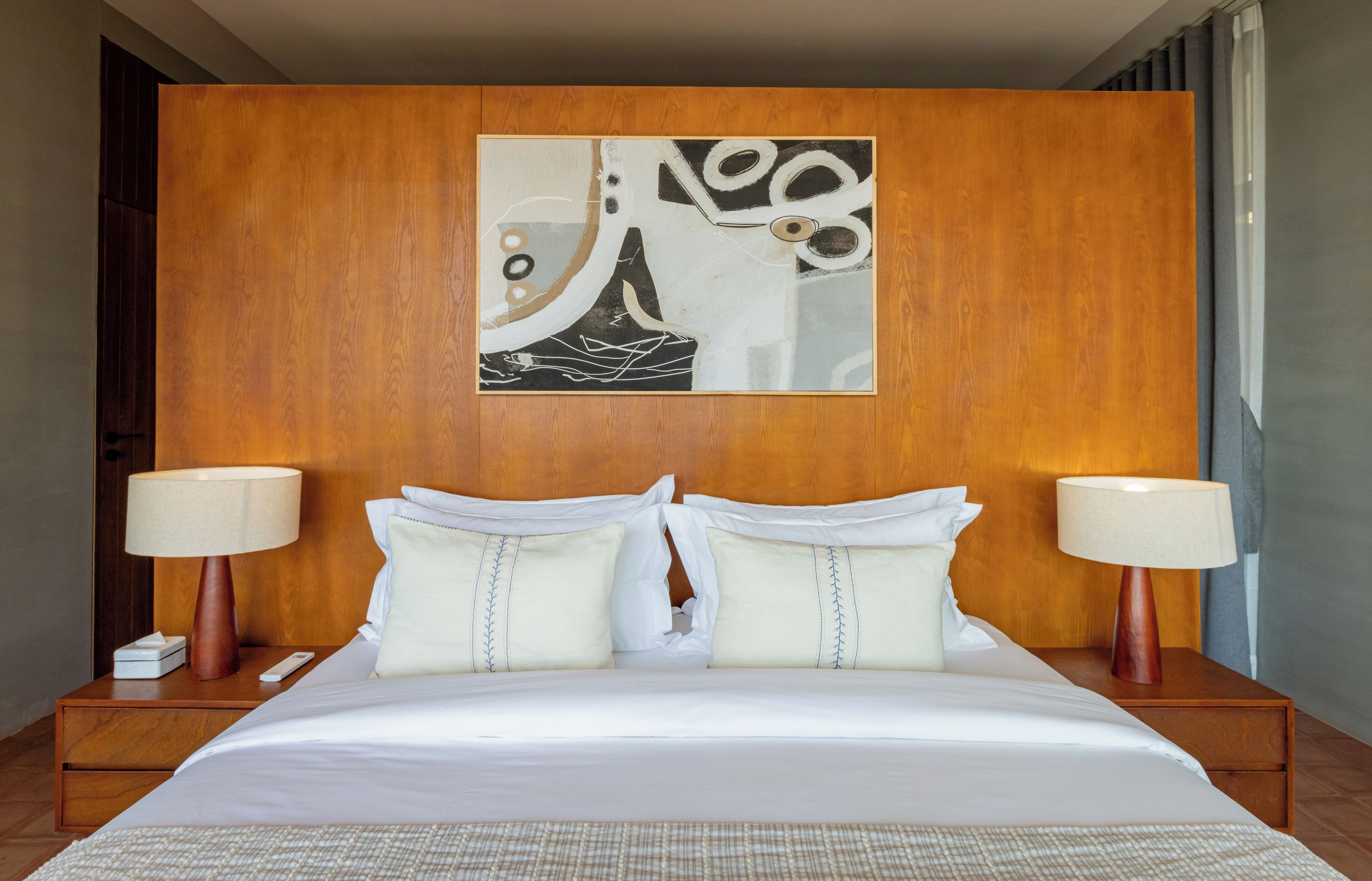 Minibar, wi-fi (inkludert) og sengetøy