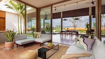 Damnak Veyo Soriya: Three bedrooms | Living room | 42-inch LCD TV with cable channels