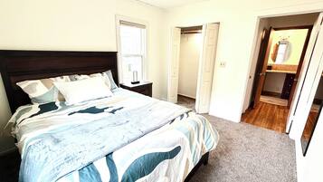 3 bedrooms, desk, iron/ironing board, free WiFi