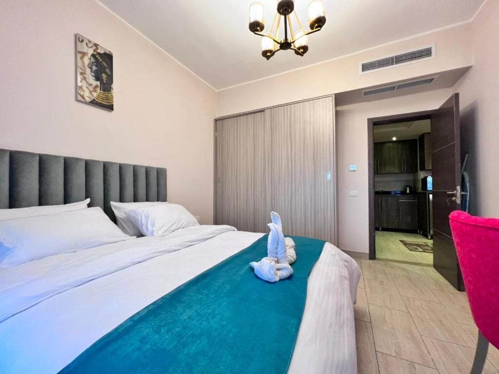 Appartement, balkon, uitzicht op stad | Geluiddichte muren, een strijkplank/strijkijzer