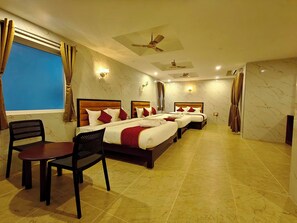 Habitación familiar | Escritorio, espacio para trabajar con un portátil, wifi gratis