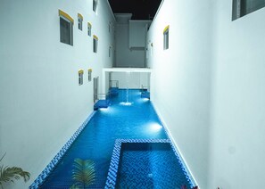 Una piscina techada