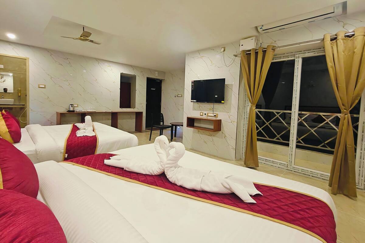 Estudio, vistas al jardín | Escritorio, espacio para trabajar con un portátil, wifi gratis