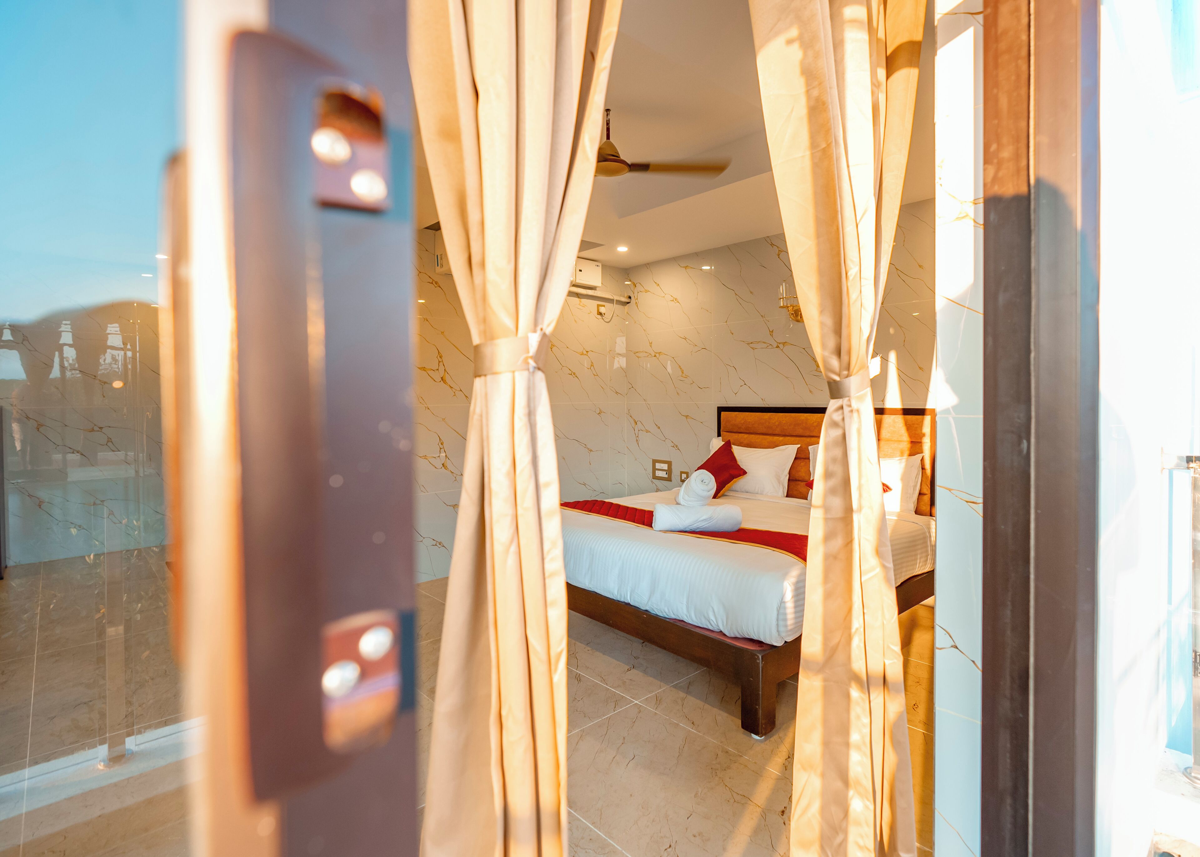 Honeymoon kamer | Een bureau, een laptopwerkplek, gratis wifi