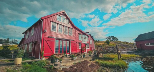 Fjordside Boathouse Hardanger