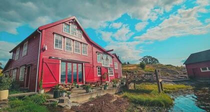 Fjordside Boathouse Hardanger