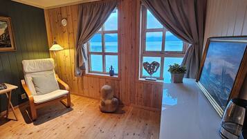 House, 3 Bedrooms, Balcony, Mountain View | Interior