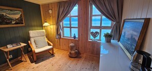 House, 3 Bedrooms, Balcony, Mountain View | Interior - Fjordside Boathouse Hardanger (Kvam)