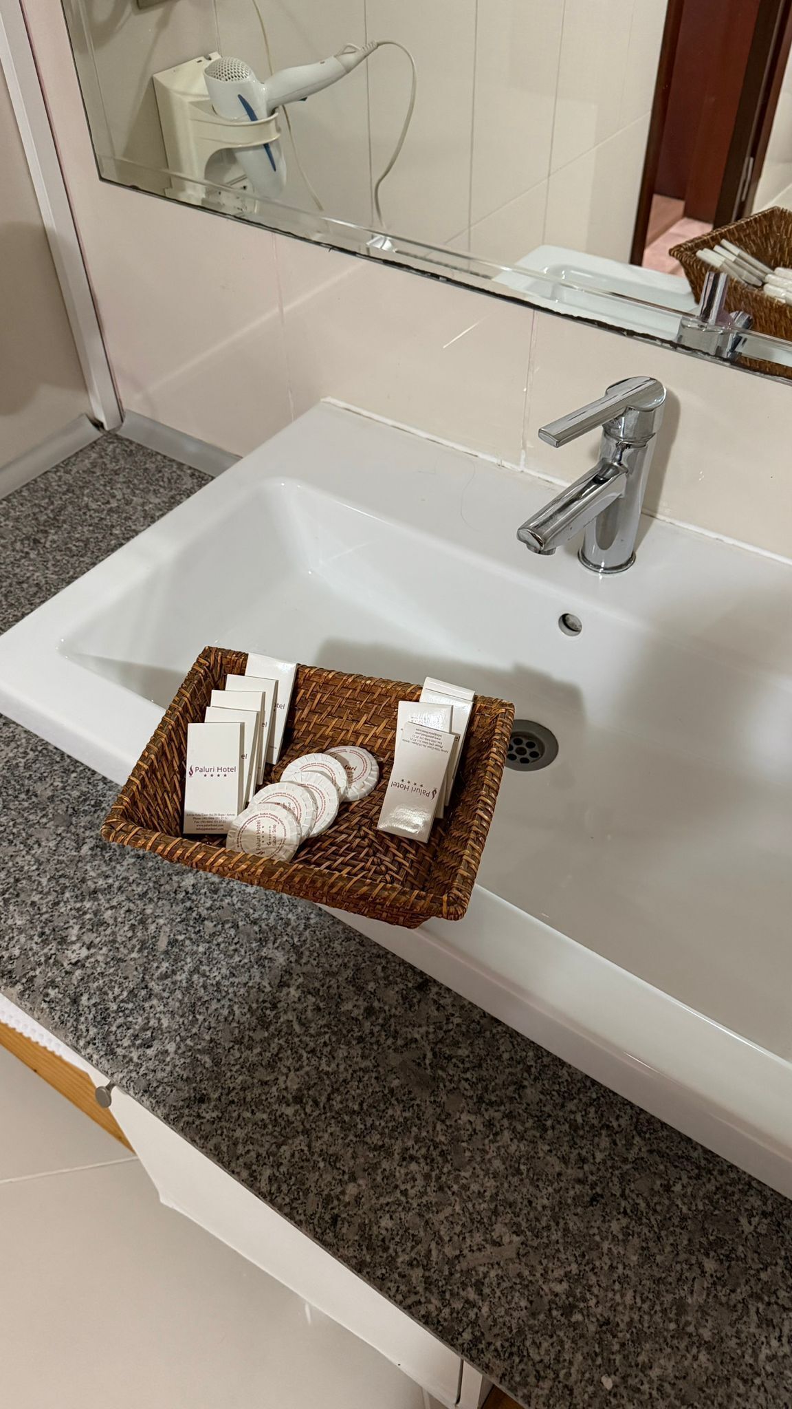 غرفة مزدوجة مريحة للاستخدام الفردي - بشرفة - بمنظر للبحر | حمام | صابون، شامبو، ورق حمّام