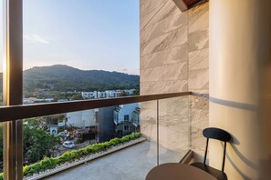 Property grounds - Brand New Condo Near Nai Harn Beach C263 (Rawai)