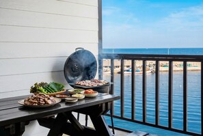 Basic Room, 1 Bedroom (202(Ocean View)) | 1 bedroom, free WiFi - Uljin Sea and Moment Pension (Uljin)