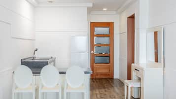 Basic Room, 1 Bedroom (201(Ocean View)) | 1 bedroom, free WiFi