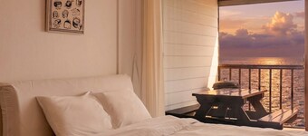 Uljin Sea and Moment Pension