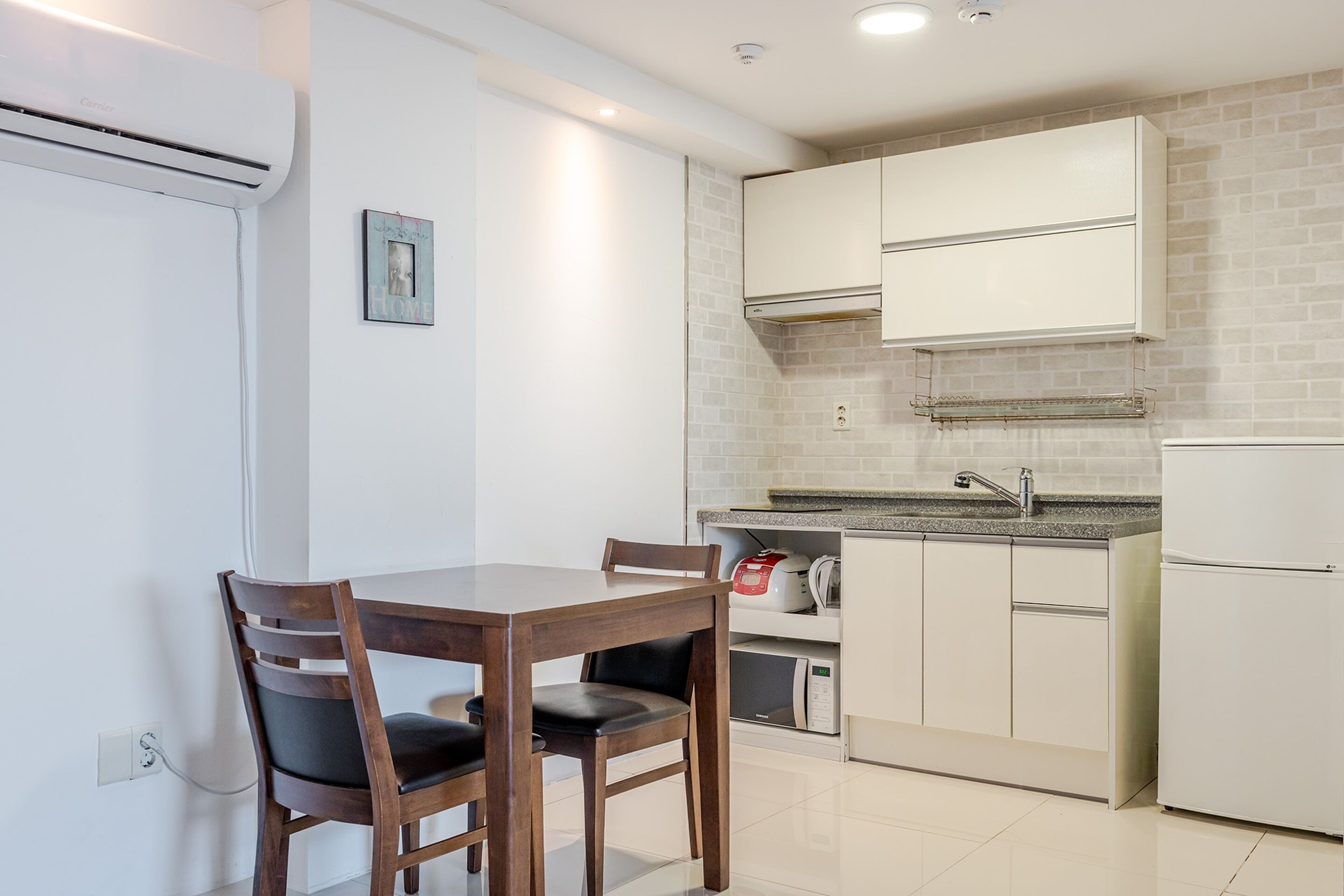 Basic Room, 1 Bedroom (101(Ocean View/Whirlpool Tub)) | 1 bedroom, free WiFi