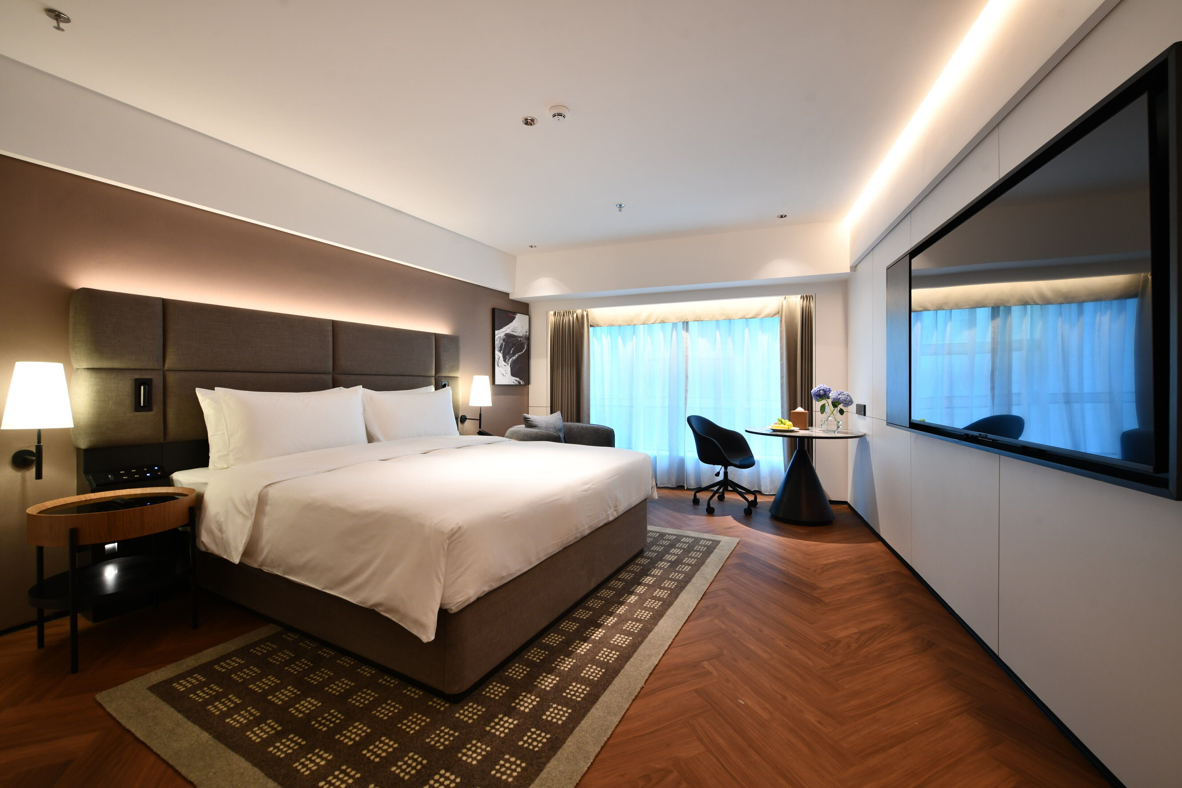 Kamar Single Klasik, Bebas Asap Rokok, Pembersihan Kamar | Selimut bulu angsa, minibar gratis, dan meja kerja