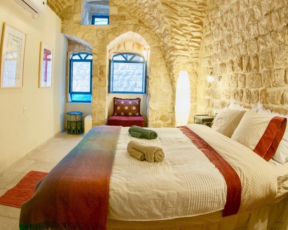 Suite, Kitchenette, Garden View | Iron/ironing board, free WiFi