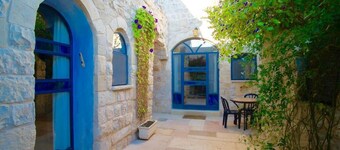 Artist Quarter Guesthouse B&B