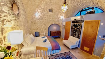 Estudio, cocina básica, vistas al jardín | Tabla de planchar con plancha y wifi gratis