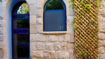 Studio, tekjøkken, hageutsikt | Hageutsikt